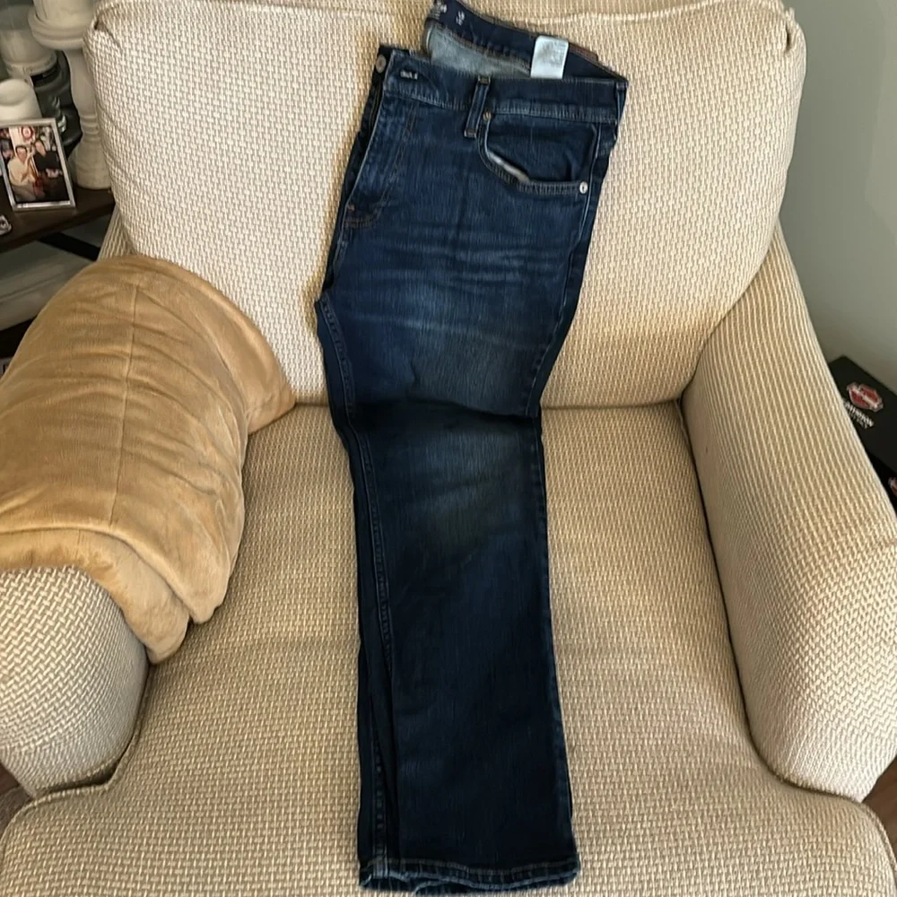 Hollister Jeans- 4 pairs of jeans bundle - Picture 3 of 3
